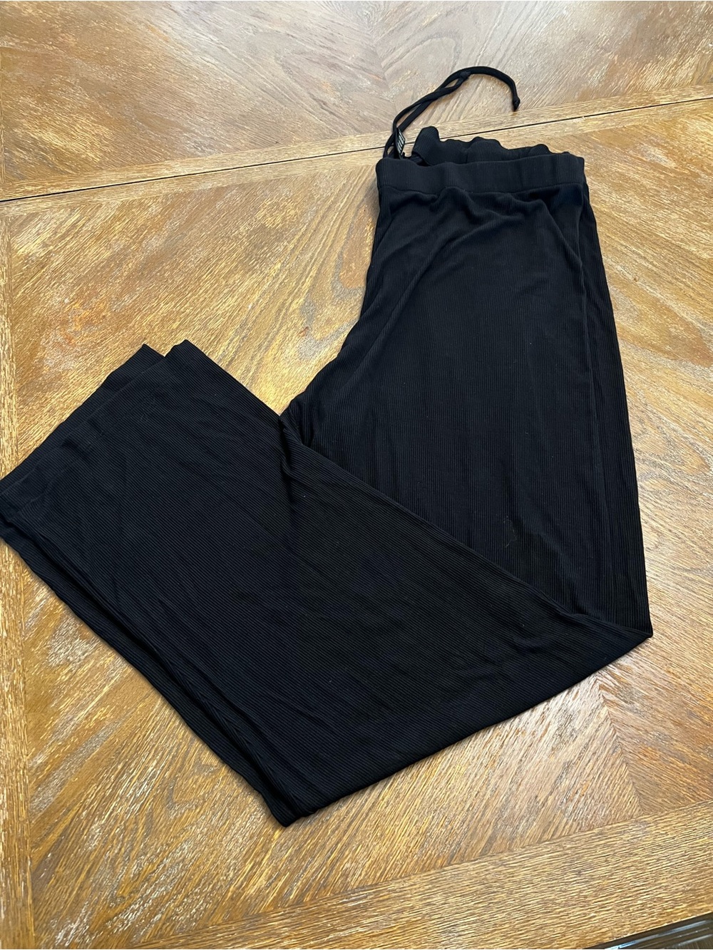 SKIMS Two piece Onyx Pajama Set - Picture 3 of 4